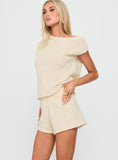 Unrivaled Wide Neck Set Cream