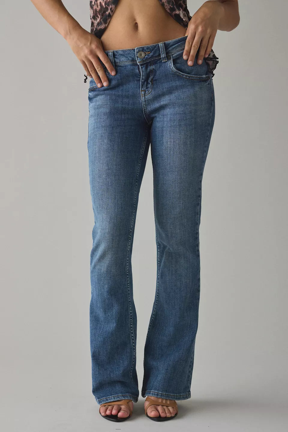 BDG Brooke Low-Rise Flare Jeans - Vintage Mid Indigo
